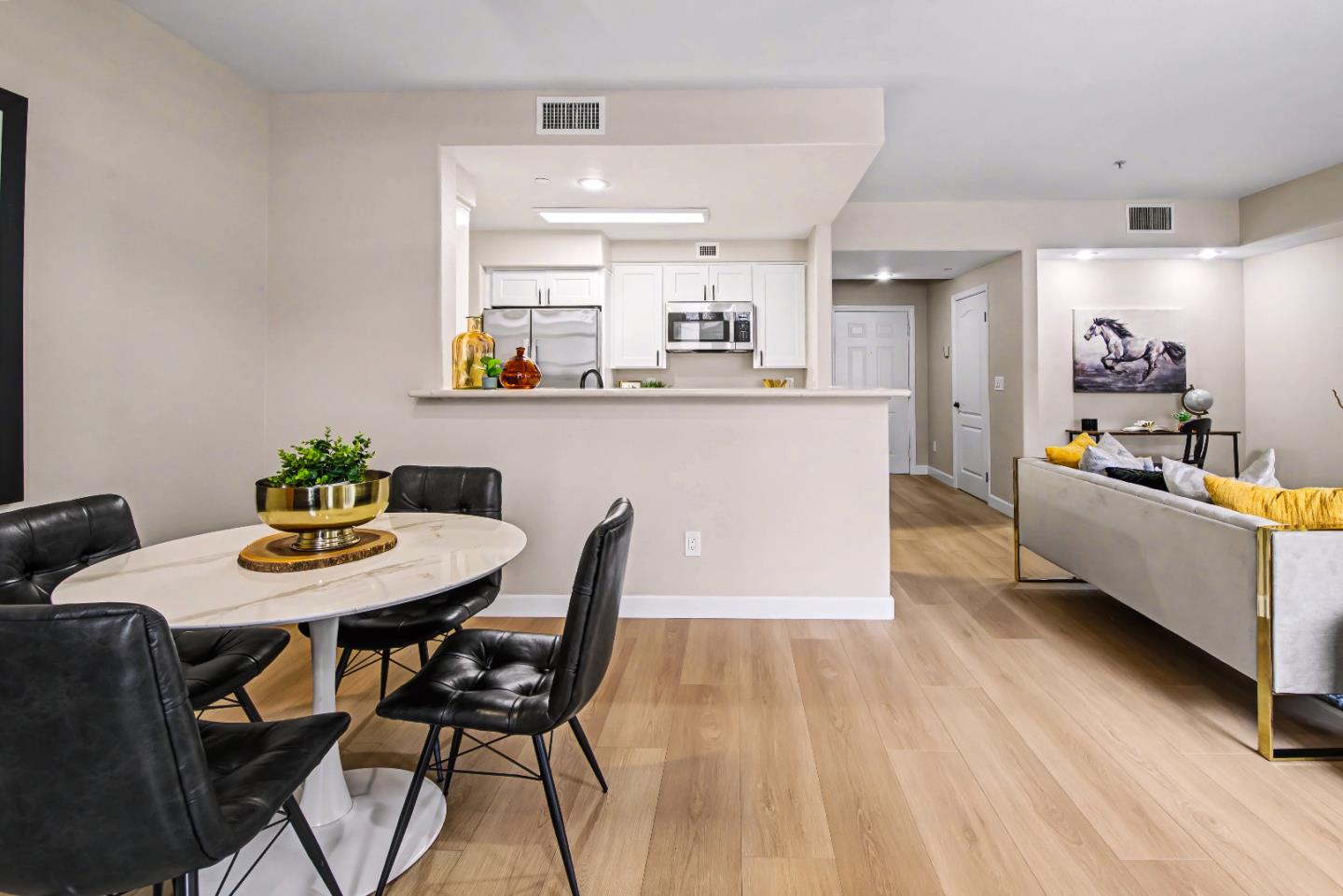 Detail Gallery Image 12 of 48 For 145 S 4th St, San Jose,  CA 95112 - 2 Beds | 2/1 Baths