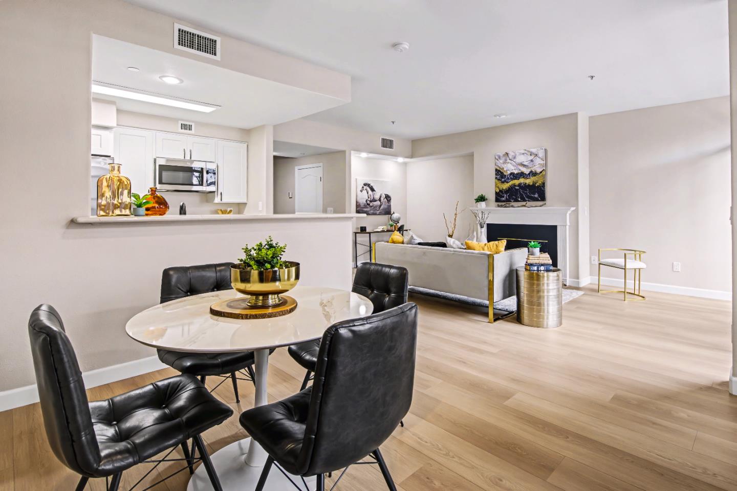 Detail Gallery Image 4 of 48 For 145 S 4th St, San Jose,  CA 95112 - 2 Beds | 2/1 Baths