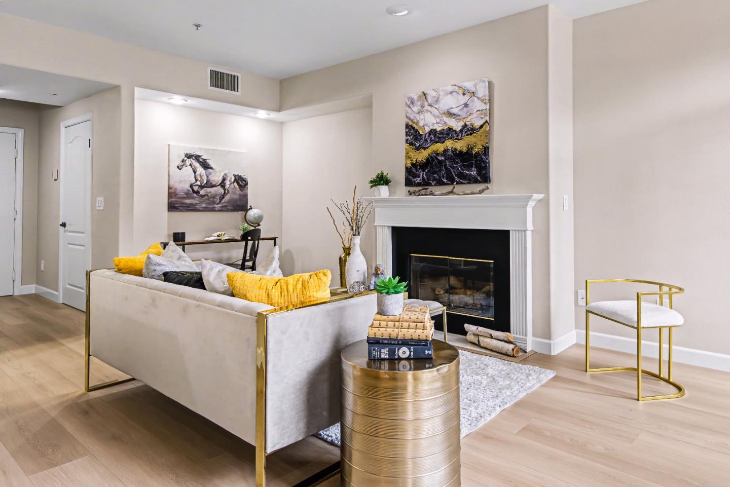 Detail Gallery Image 6 of 48 For 145 S 4th St, San Jose,  CA 95112 - 2 Beds | 2/1 Baths