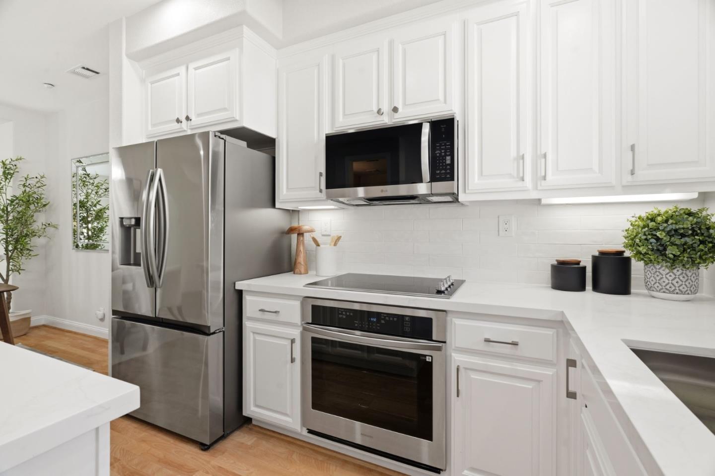 Detail Gallery Image 10 of 26 For 5050 Ruffino Ter, San Jose,  CA 95129 - 3 Beds | 2/1 Baths