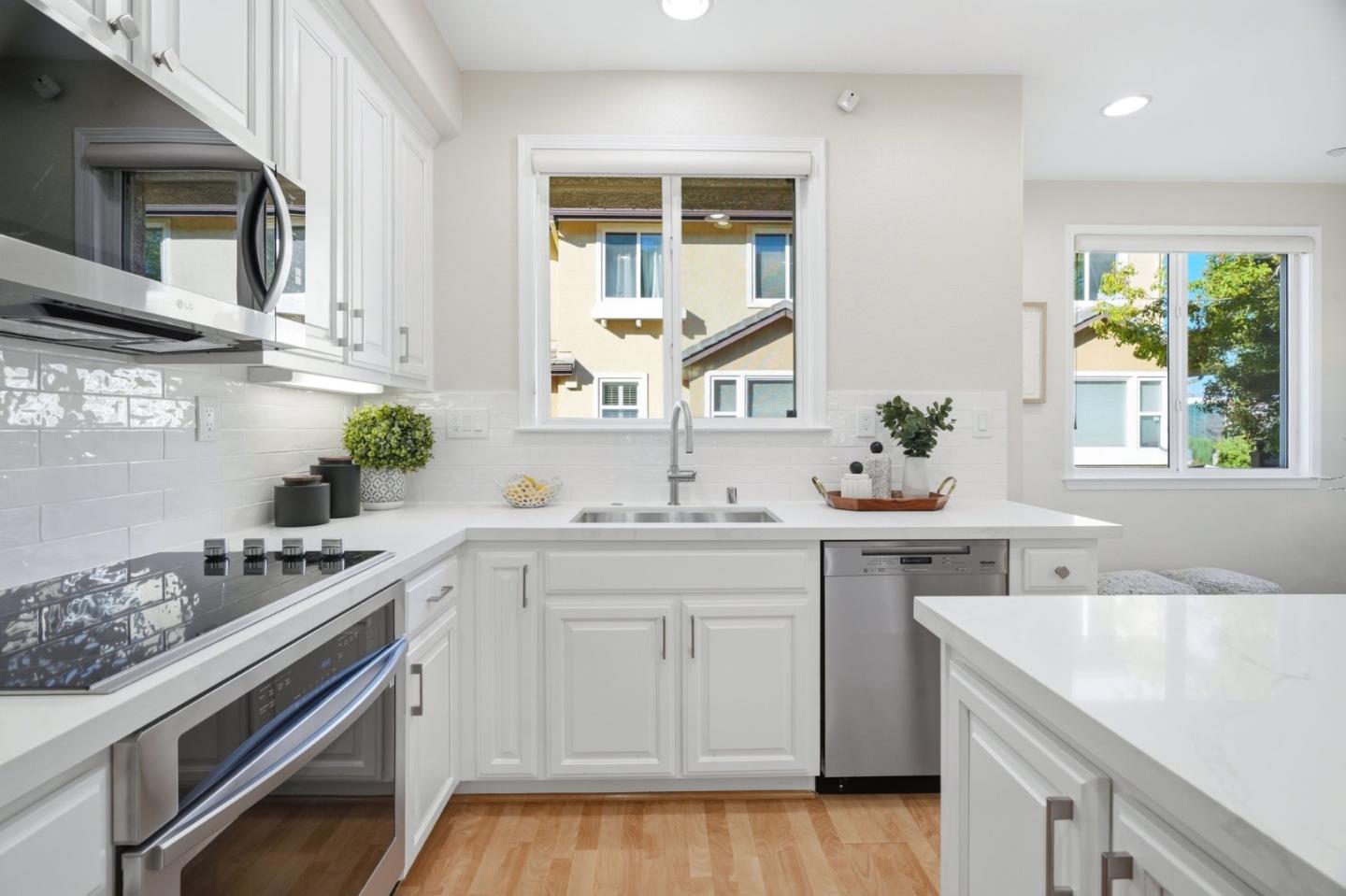 Detail Gallery Image 11 of 26 For 5050 Ruffino Ter, San Jose,  CA 95129 - 3 Beds | 2/1 Baths