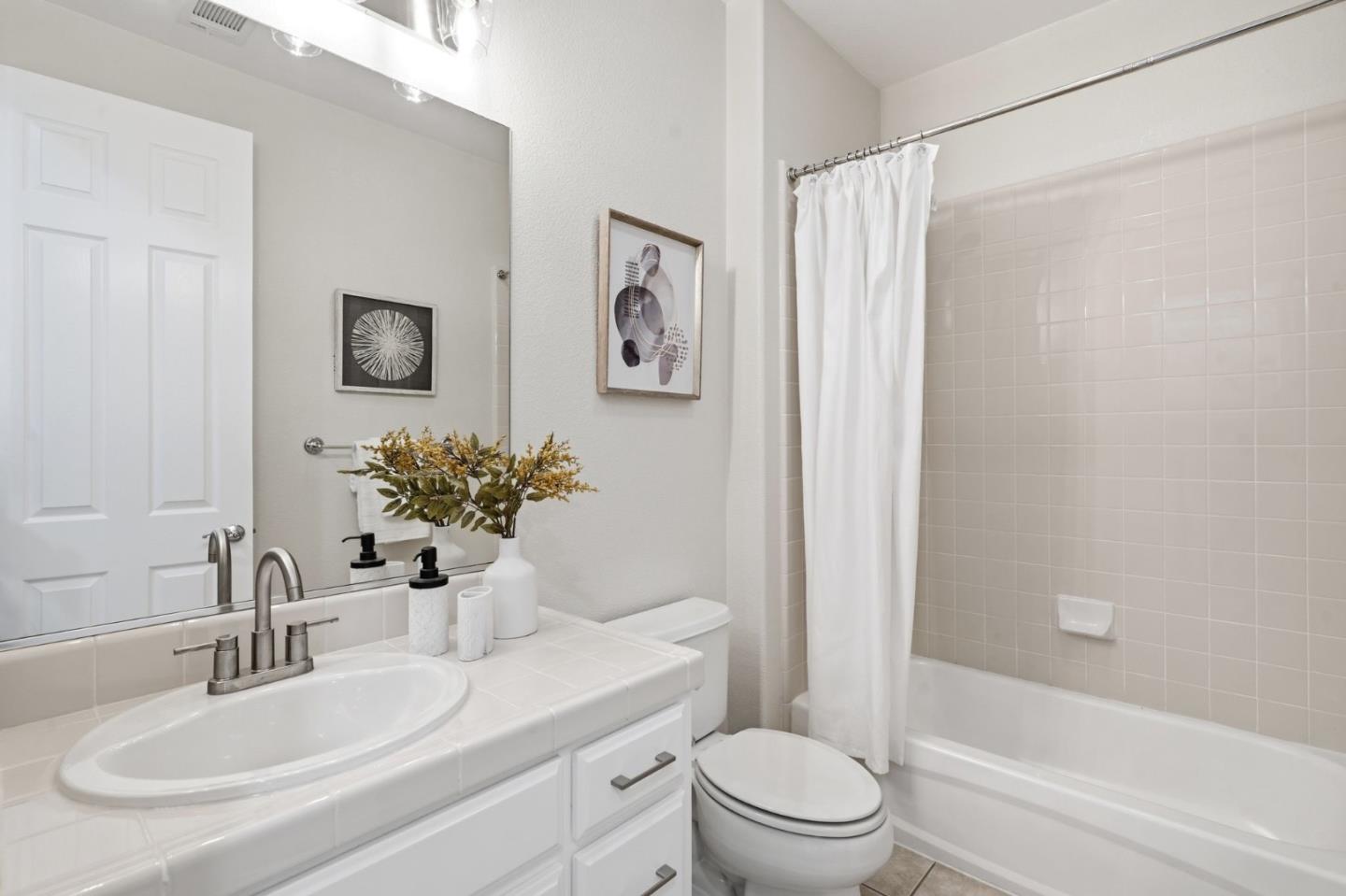 Detail Gallery Image 20 of 26 For 5050 Ruffino Ter, San Jose,  CA 95129 - 3 Beds | 2/1 Baths