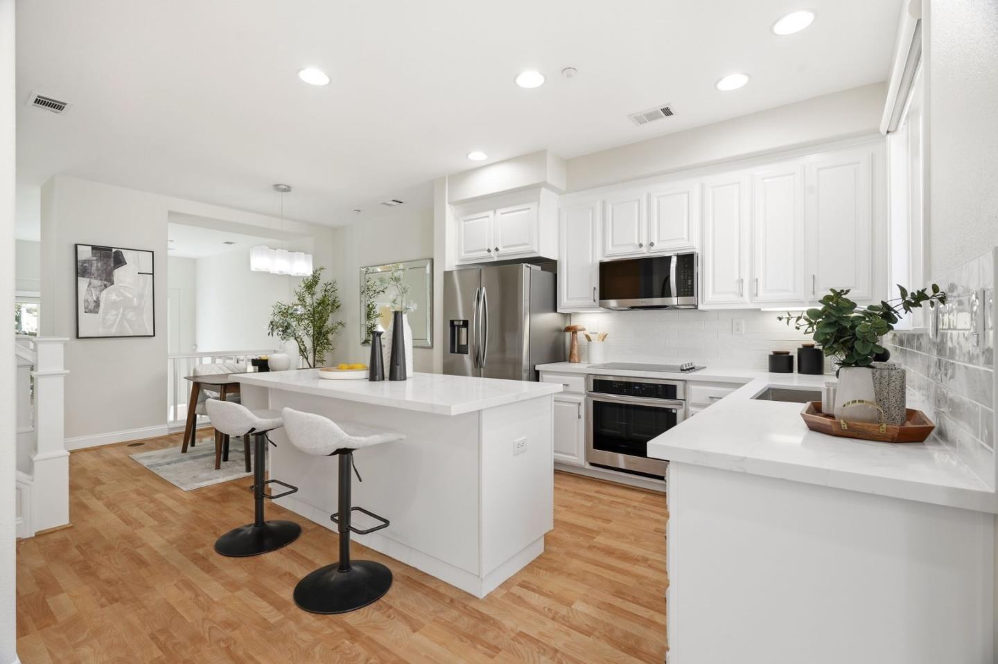 Detail Gallery Image 4 of 26 For 5050 Ruffino Ter, San Jose,  CA 95129 - 3 Beds | 2/1 Baths