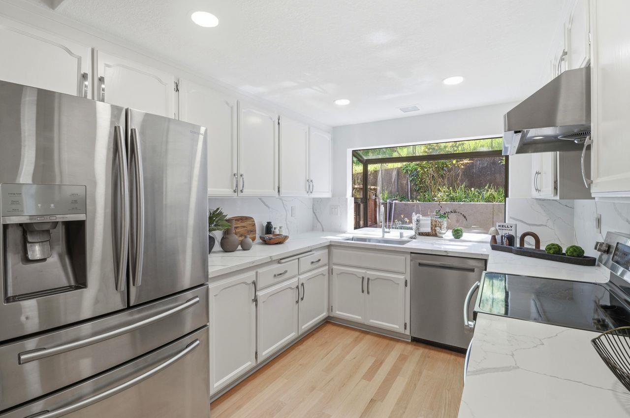 Detail Gallery Image 11 of 47 For 3528 Broadview Ct, San Mateo,  CA 94403 - 3 Beds | 2/1 Baths