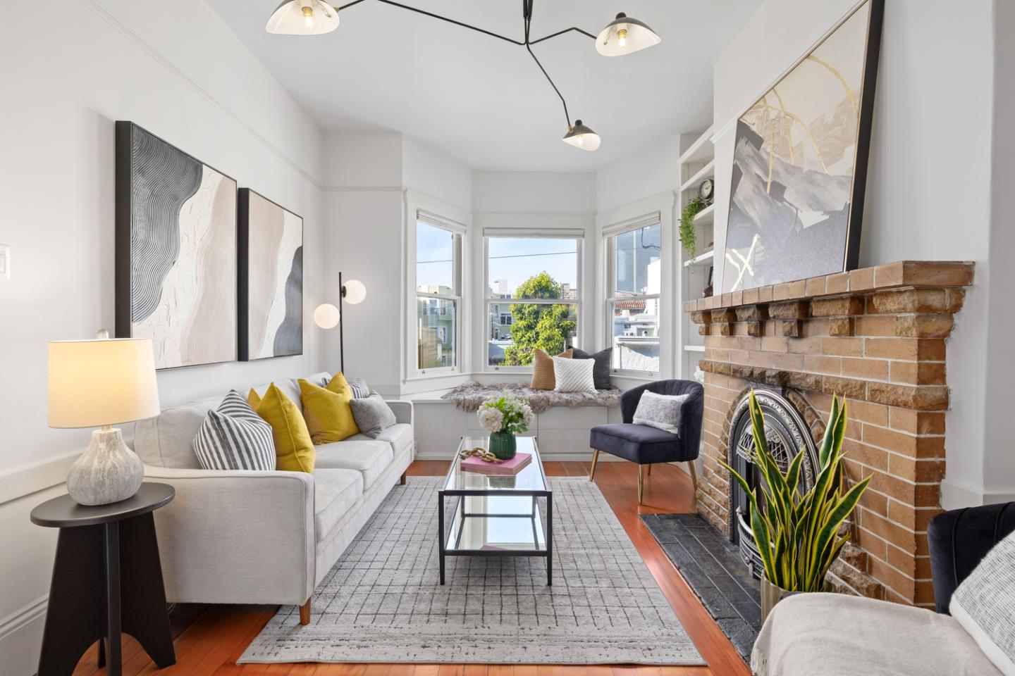 Detail Gallery Image 5 of 30 For 25 Sycamore St, San Francisco,  CA 94110 - 2 Beds | 1 Baths