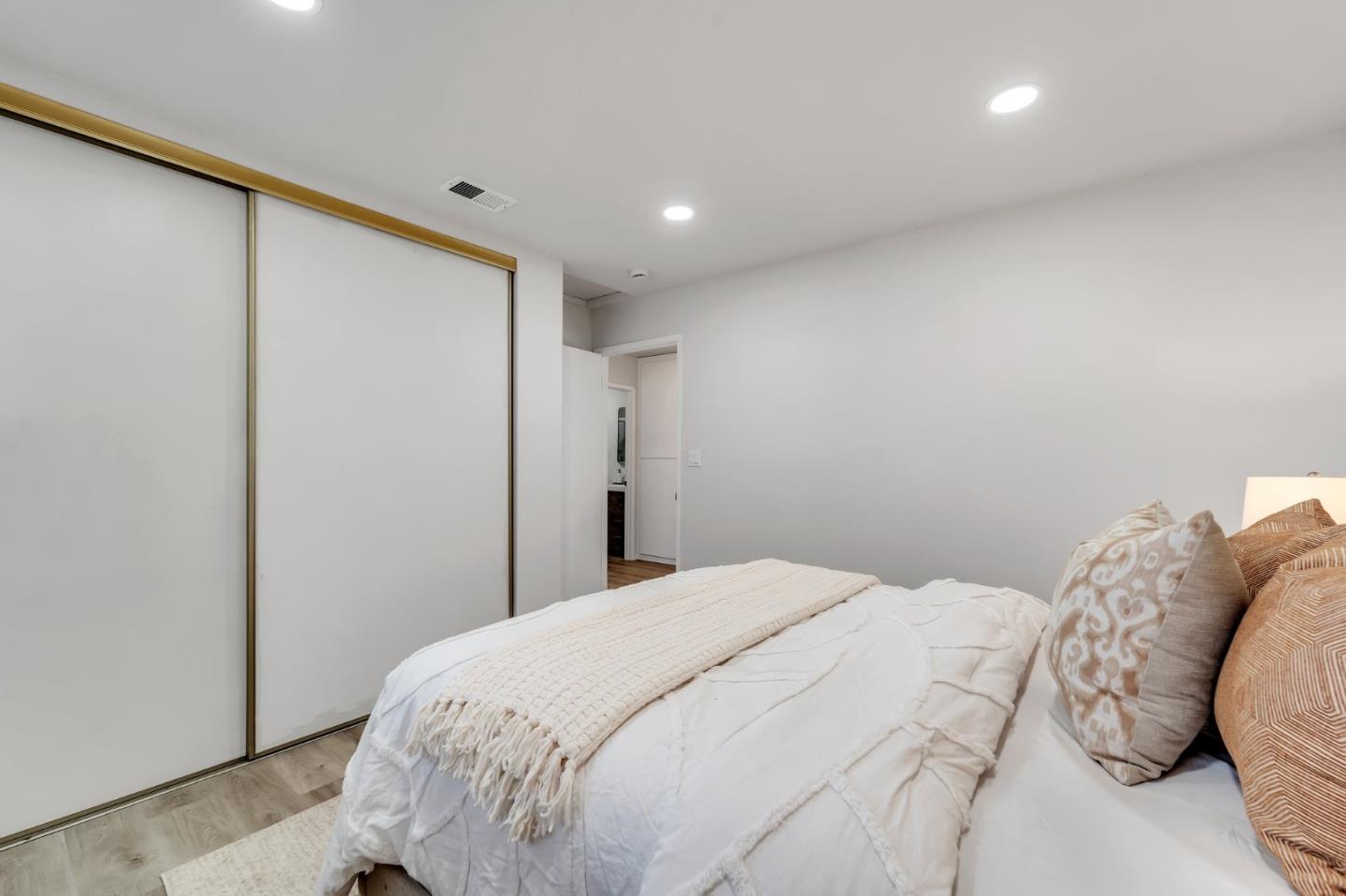 Detail Gallery Image 17 of 35 For 37856 Bright Cmn, Fremont,  CA 94536 - 3 Beds | 2/1 Baths