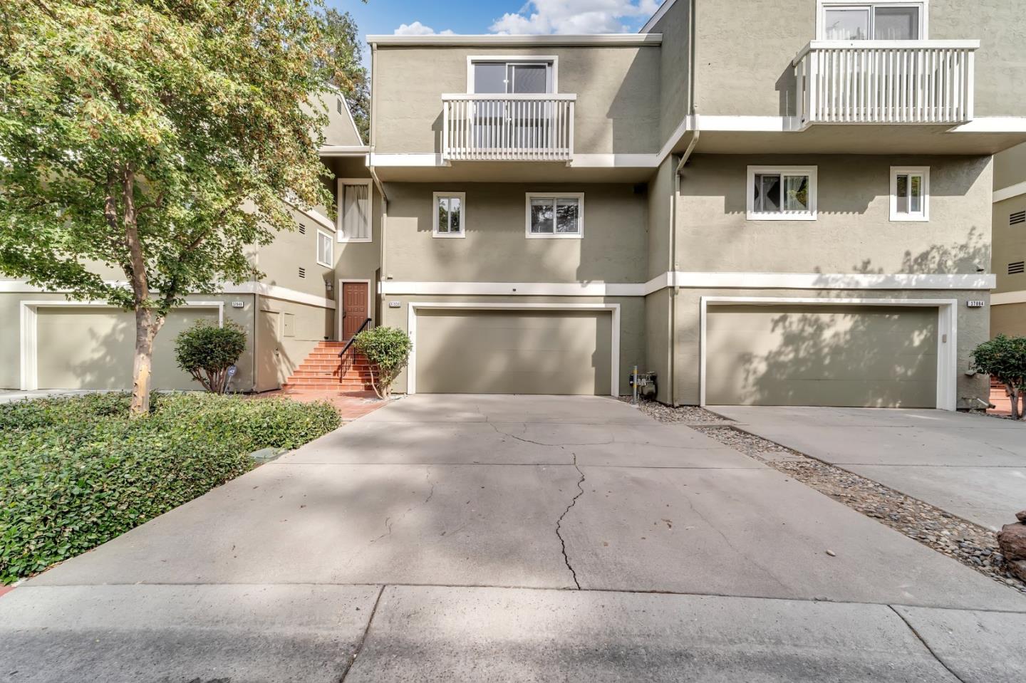 Detail Gallery Image 3 of 35 For 37856 Bright Cmn, Fremont,  CA 94536 - 3 Beds | 2/1 Baths