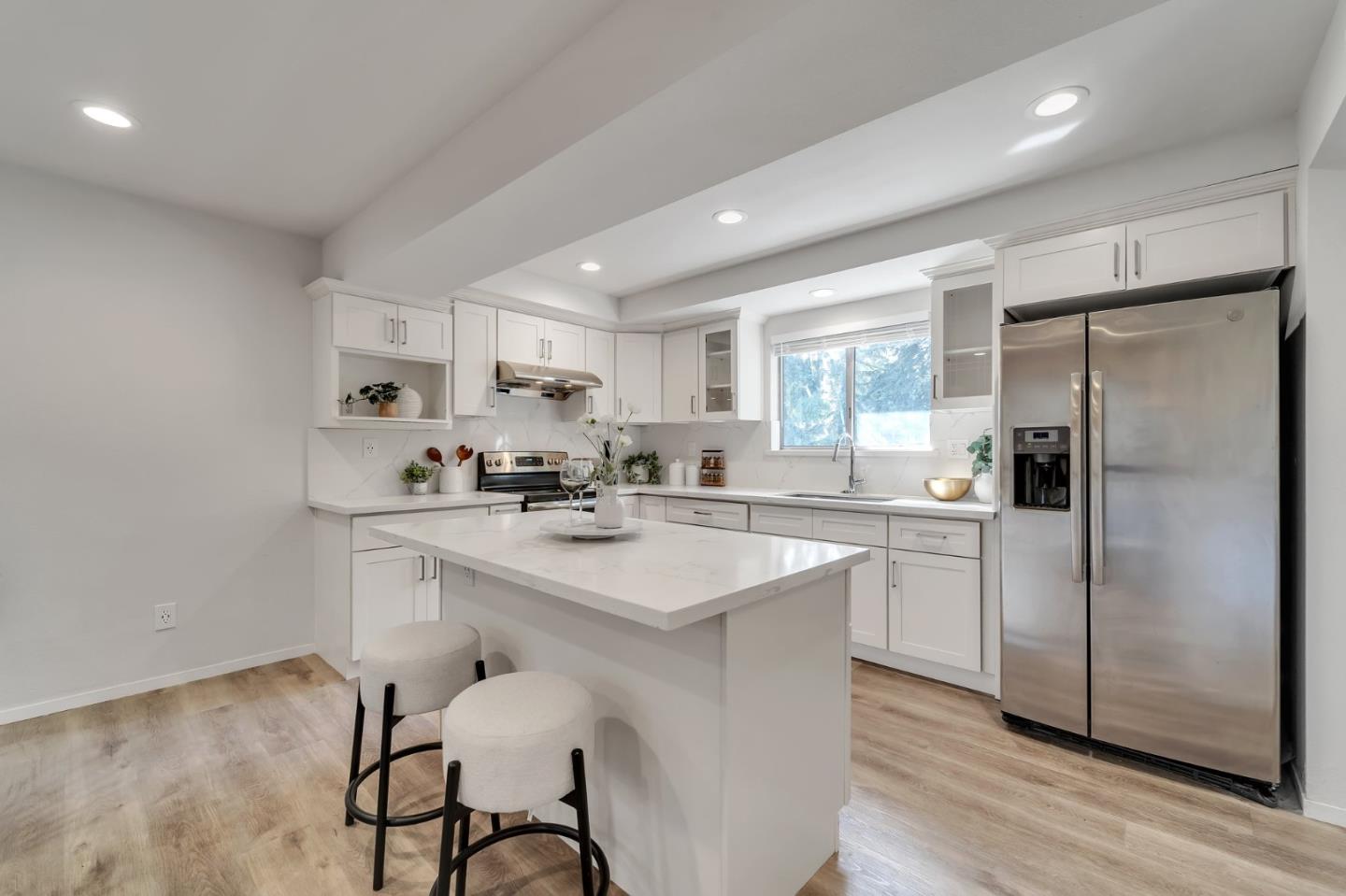 Detail Gallery Image 4 of 35 For 37856 Bright Cmn, Fremont,  CA 94536 - 3 Beds | 2/1 Baths