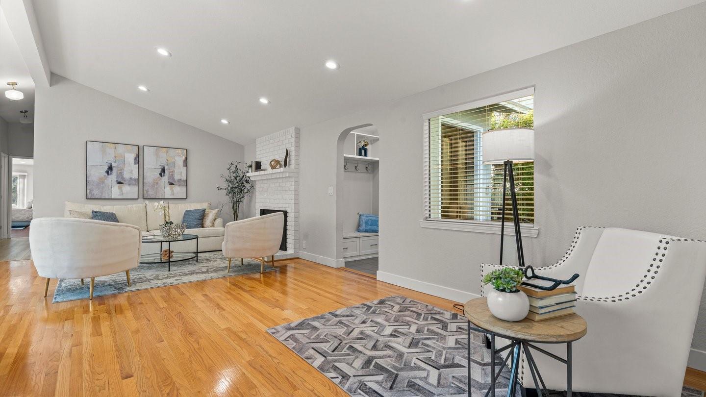 Detail Gallery Image 11 of 42 For 14355 La Rinconada Dr, Los Gatos,  CA 95032 - 4 Beds | 3 Baths