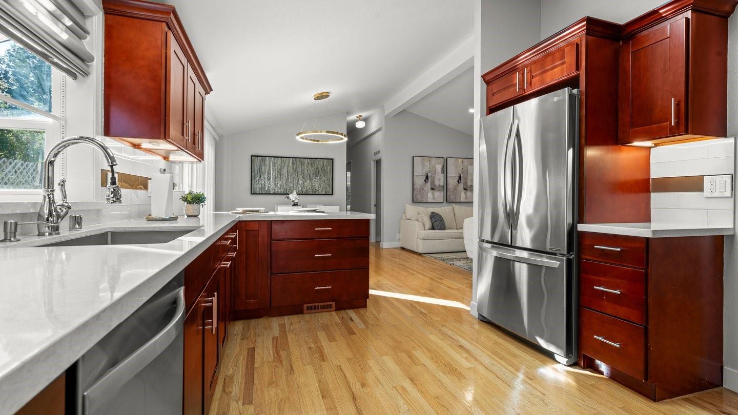 Detail Gallery Image 15 of 42 For 14355 La Rinconada Dr, Los Gatos,  CA 95032 - 4 Beds | 3 Baths