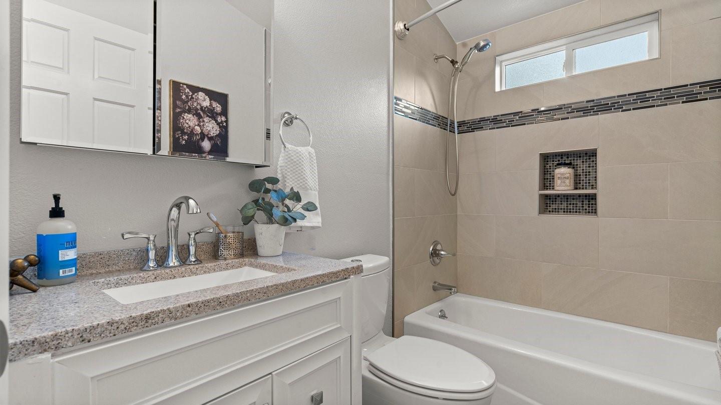 Detail Gallery Image 26 of 42 For 14355 La Rinconada Dr, Los Gatos,  CA 95032 - 4 Beds | 3 Baths