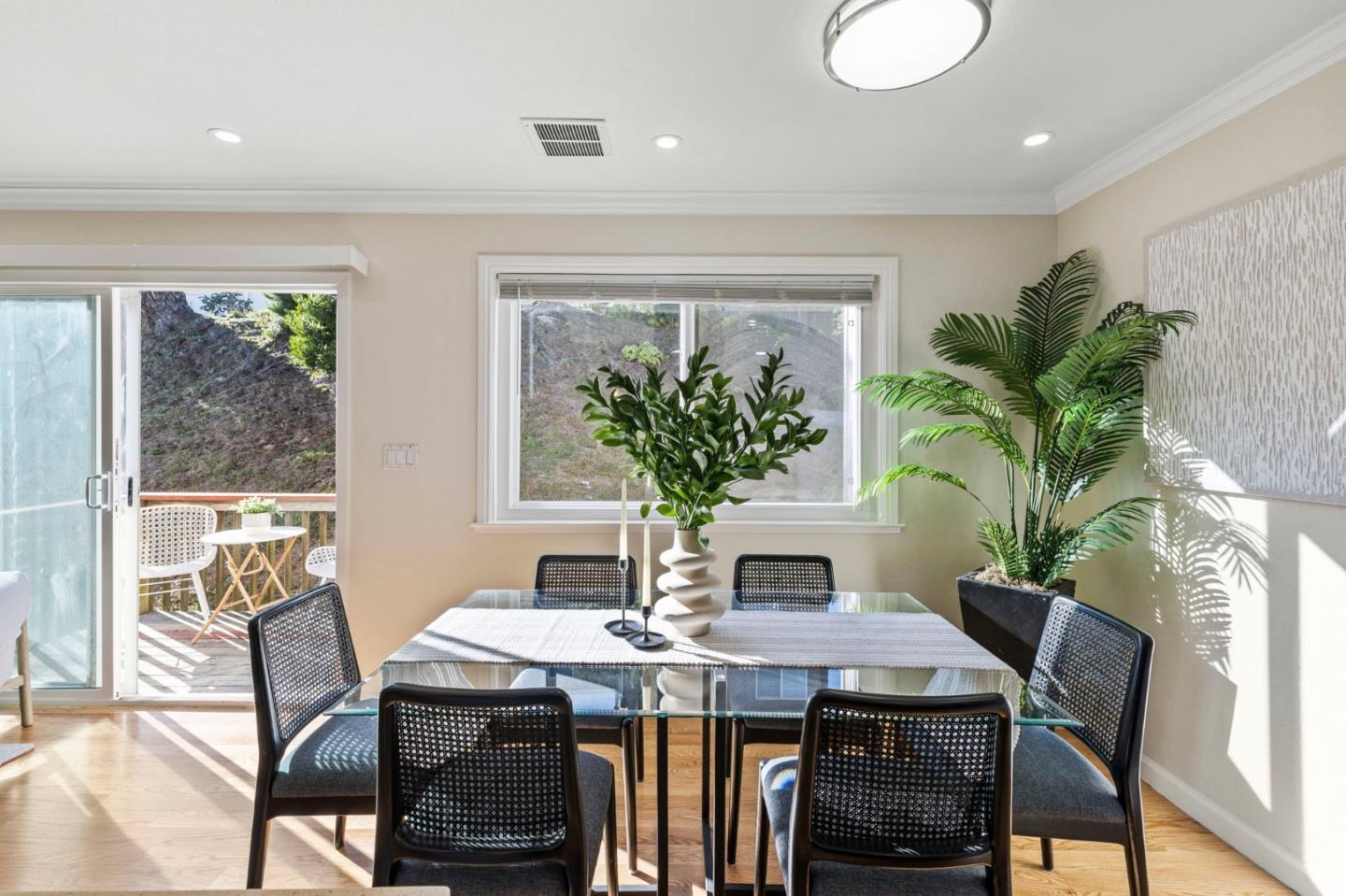 Detail Gallery Image 10 of 36 For 179 Saint Michaels Ct, Daly City,  CA 94015 - 4 Beds | 2/1 Baths