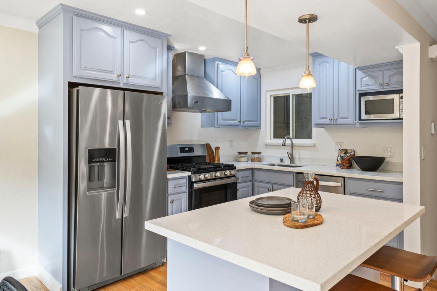 Detail Gallery Image 7 of 36 For 179 Saint Michaels Ct, Daly City,  CA 94015 - 4 Beds | 2/1 Baths