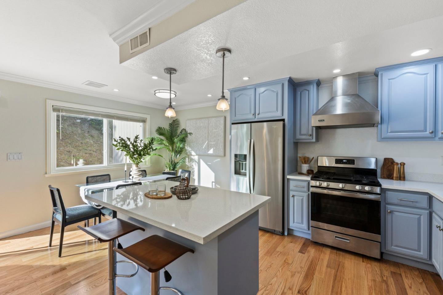 Detail Gallery Image 9 of 36 For 179 Saint Michaels Ct, Daly City,  CA 94015 - 4 Beds | 2/1 Baths