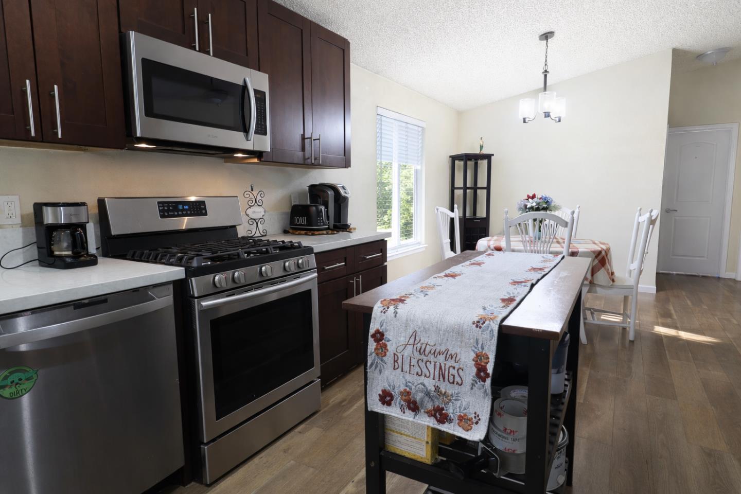 Detail Gallery Image 6 of 11 For 16711 Marsh Creek Rd #74,  Clayton,  CA 94517 - 3 Beds | 2 Baths