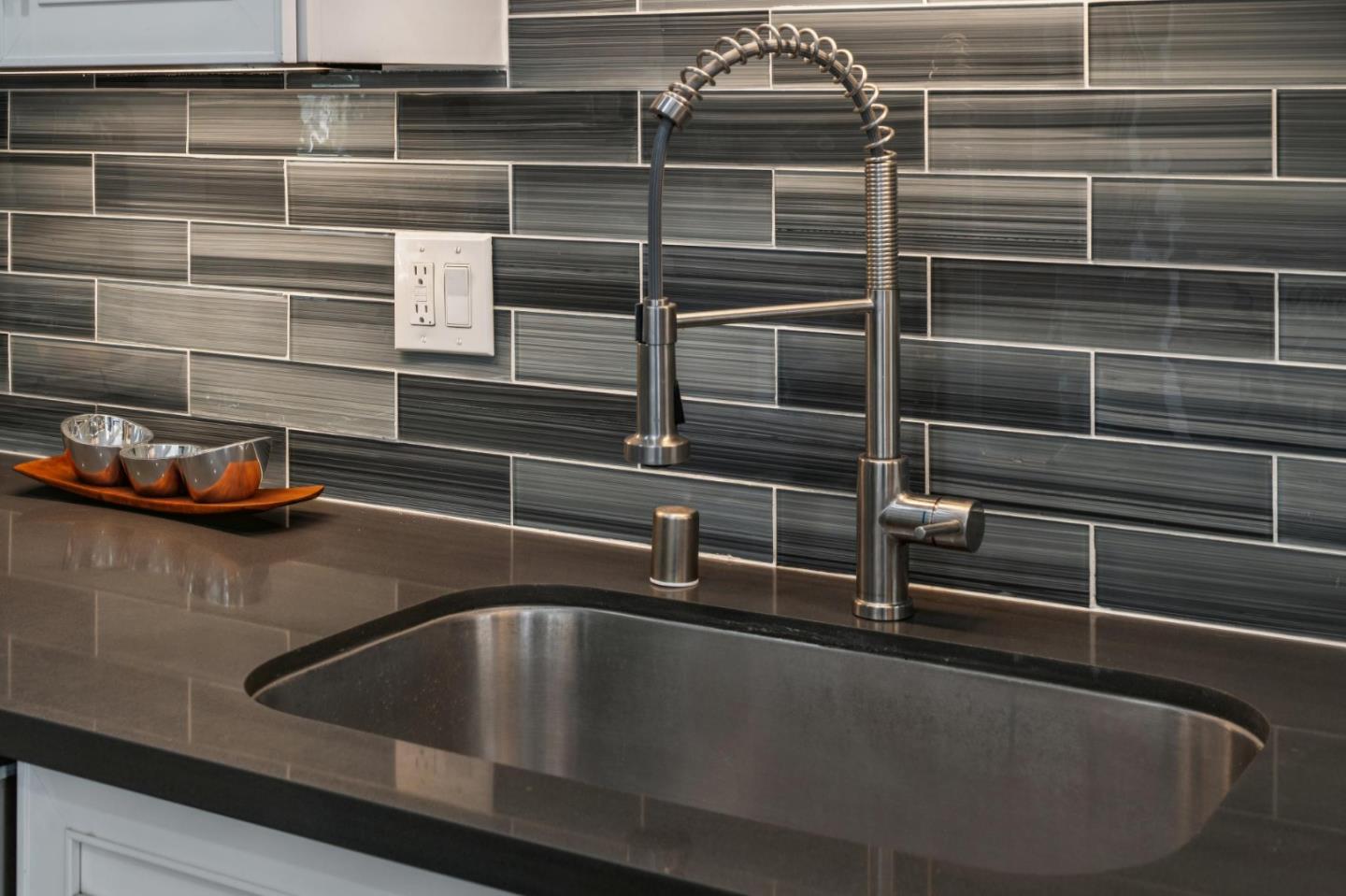 Detail Gallery Image 16 of 28 For 2825 Washington Ave, Redwood City,  CA 94061 - 3 Beds | 1 Baths