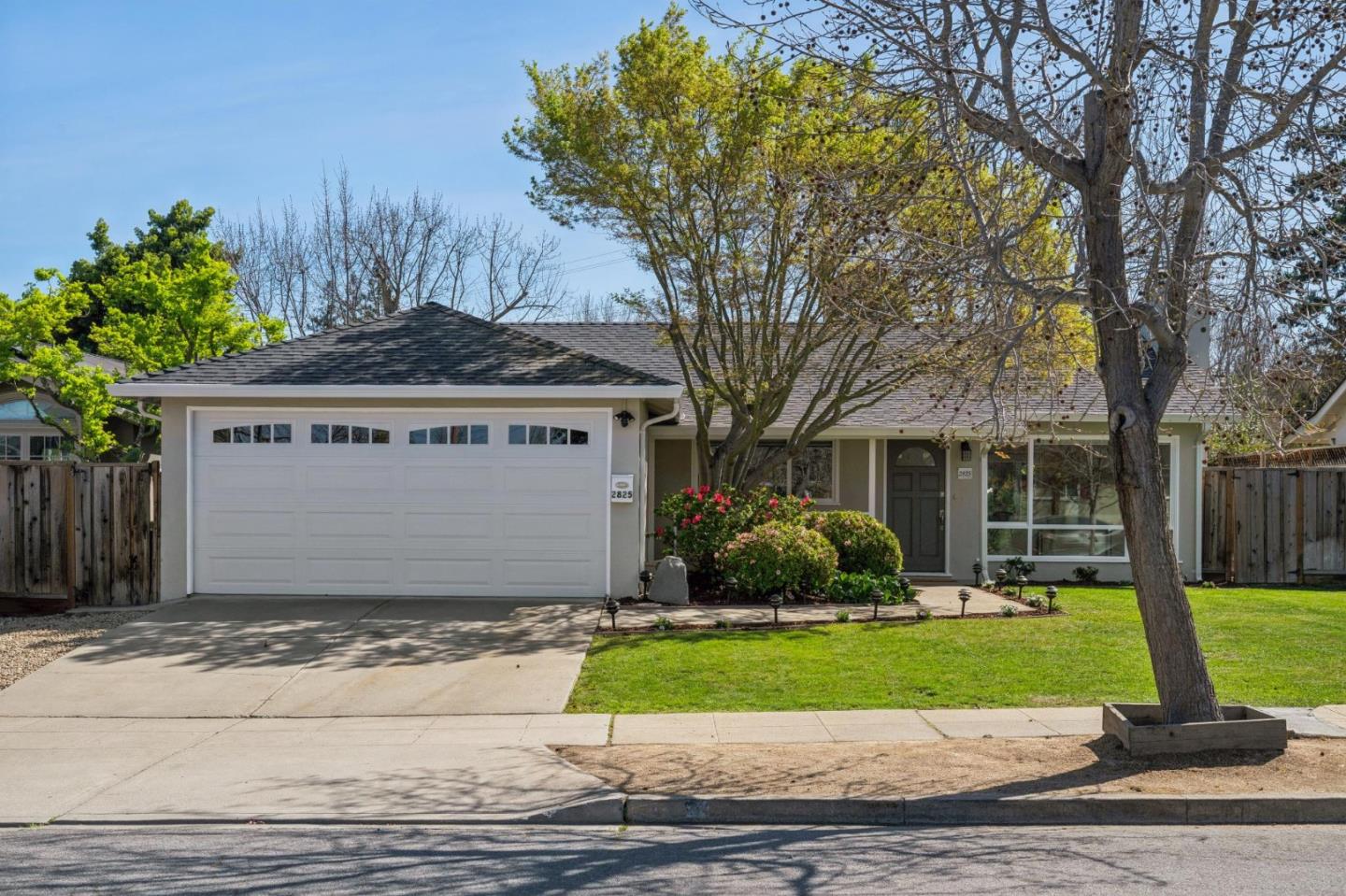 Detail Gallery Image 3 of 28 For 2825 Washington Ave, Redwood City,  CA 94061 - 3 Beds | 1 Baths