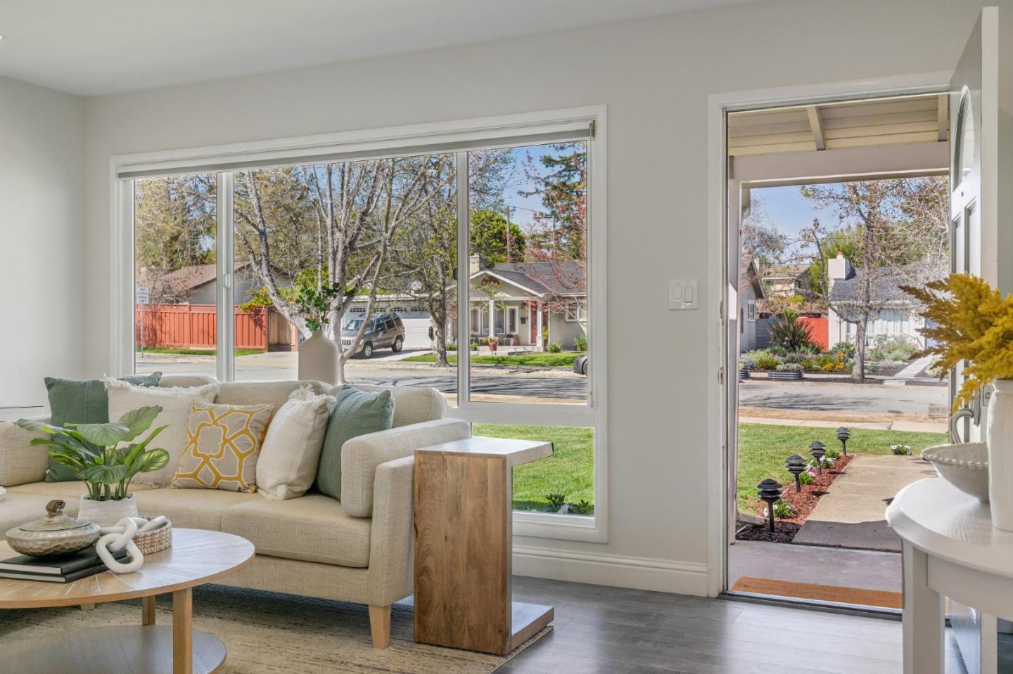 Detail Gallery Image 8 of 28 For 2825 Washington Ave, Redwood City,  CA 94061 - 3 Beds | 1 Baths