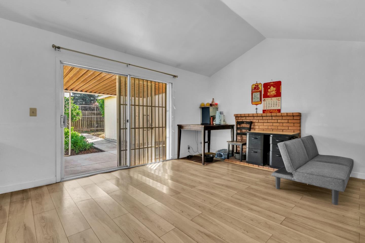 Detail Gallery Image 13 of 36 For 6245 Pantano Dr, Sacramento,  CA 95824 - 4 Beds | 2/1 Baths