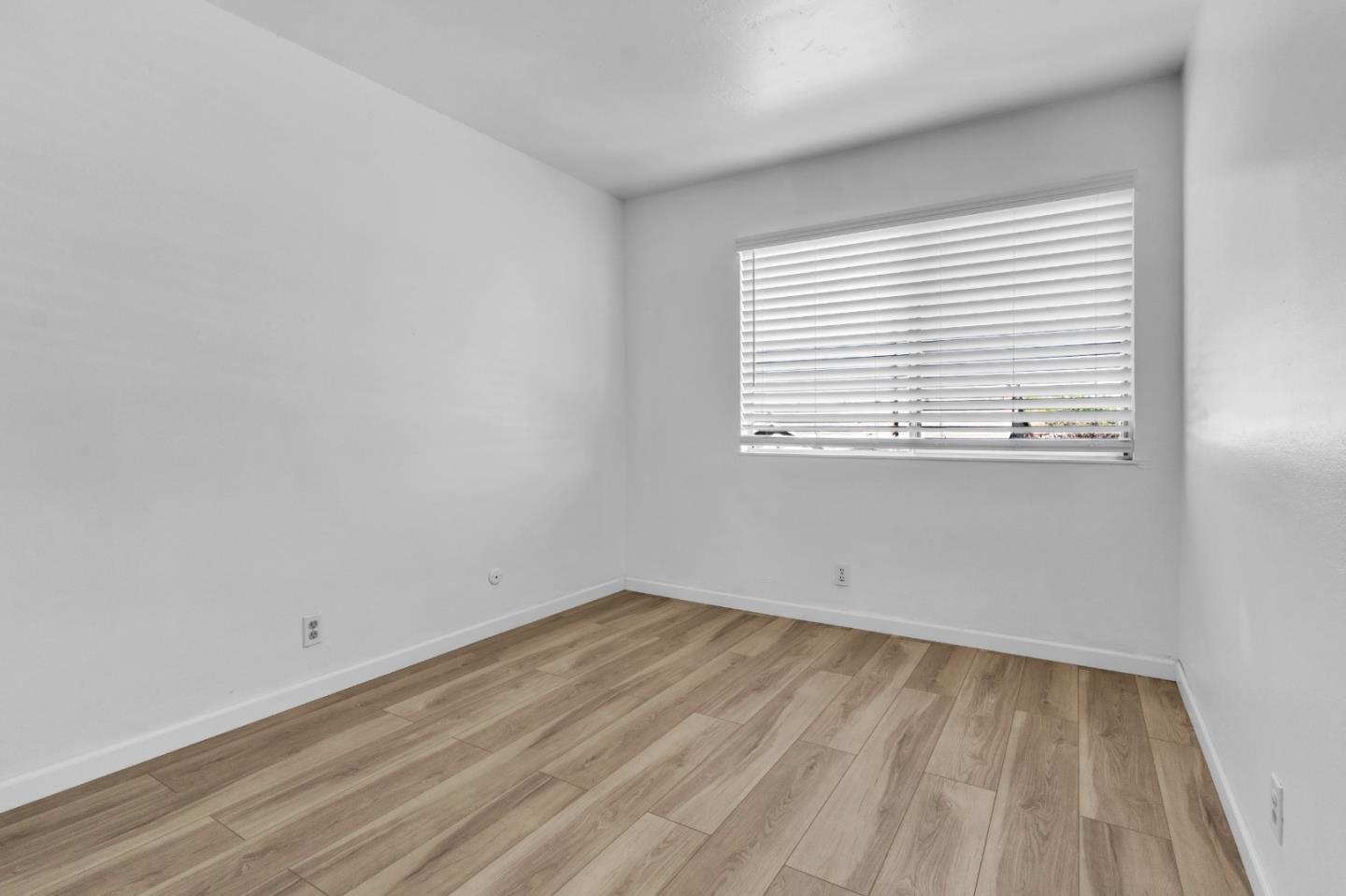 Detail Gallery Image 16 of 36 For 6245 Pantano Dr, Sacramento,  CA 95824 - 4 Beds | 2/1 Baths