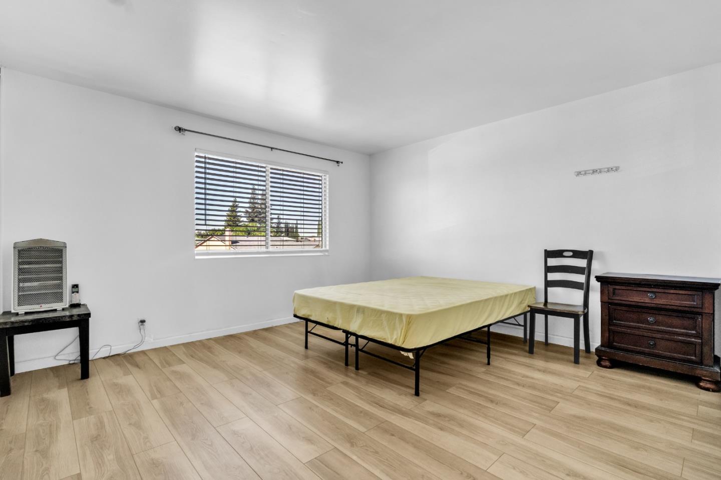 Detail Gallery Image 17 of 36 For 6245 Pantano Dr, Sacramento,  CA 95824 - 4 Beds | 2/1 Baths