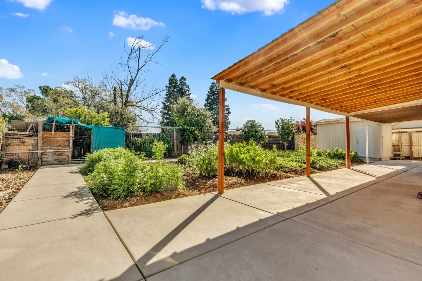 Detail Gallery Image 24 of 36 For 6245 Pantano Dr, Sacramento,  CA 95824 - 4 Beds | 2/1 Baths