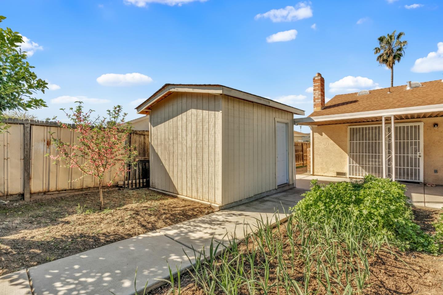 Detail Gallery Image 27 of 36 For 6245 Pantano Dr, Sacramento,  CA 95824 - 4 Beds | 2/1 Baths