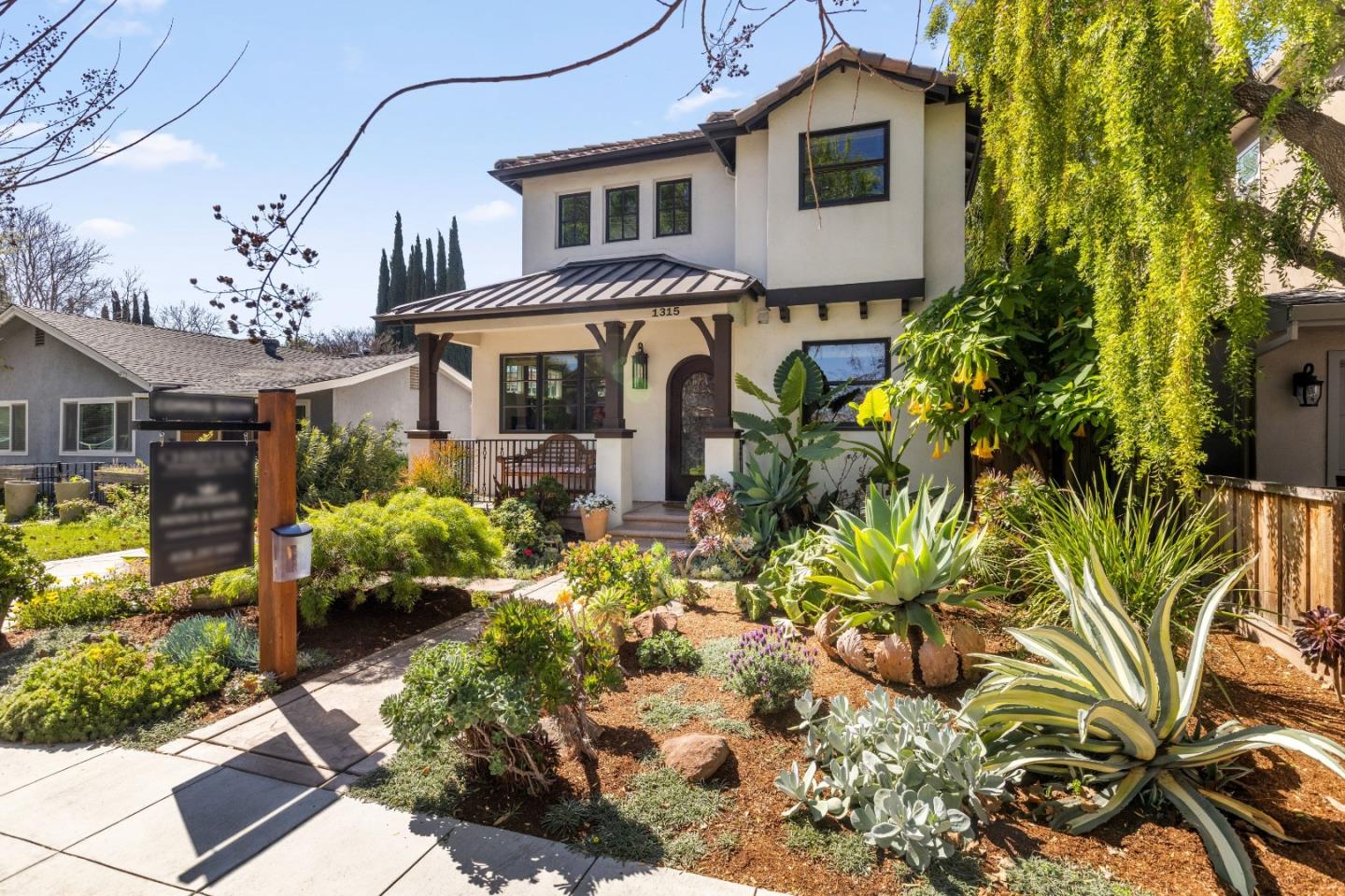 Detail Gallery Image 2 of 42 For 1315 Iris Ct, San Jose,  CA 95125 - 2 Beds | 2 Baths