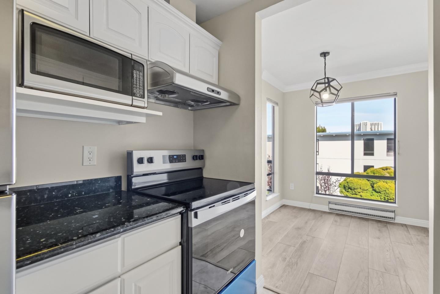 Detail Gallery Image 14 of 39 For 8 Commodore Dr #C457,  Emeryville,  CA 94608 - 1 Beds | 1 Baths