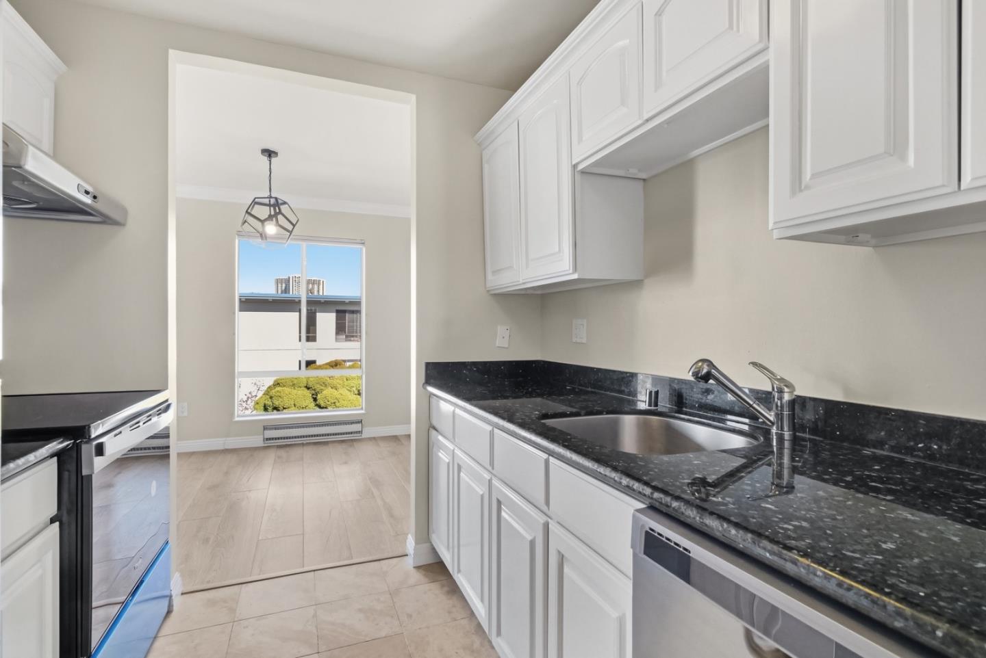 Detail Gallery Image 15 of 39 For 8 Commodore Dr #C457,  Emeryville,  CA 94608 - 1 Beds | 1 Baths