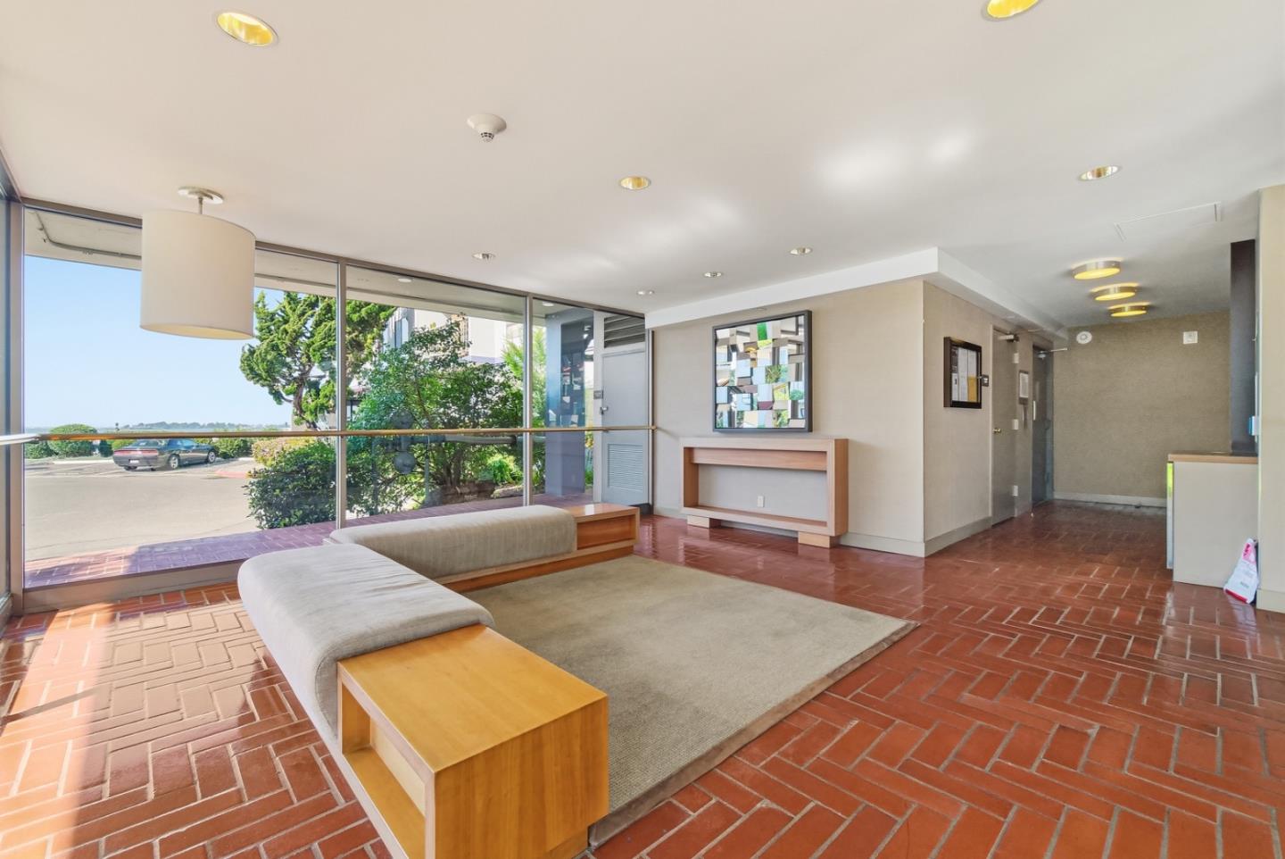 Detail Gallery Image 24 of 39 For 8 Commodore Dr #C457,  Emeryville,  CA 94608 - 1 Beds | 1 Baths