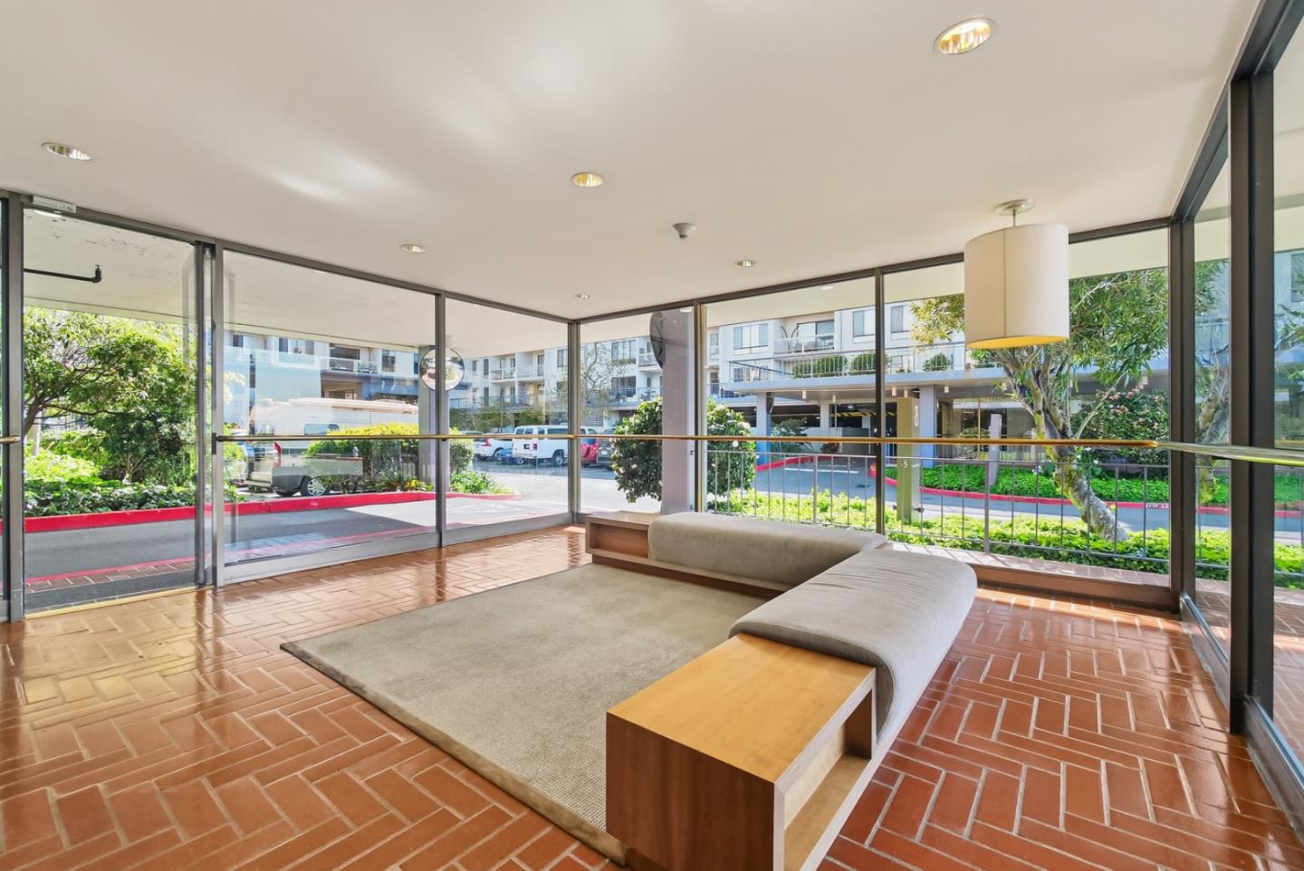 Detail Gallery Image 25 of 39 For 8 Commodore Dr #C457,  Emeryville,  CA 94608 - 1 Beds | 1 Baths