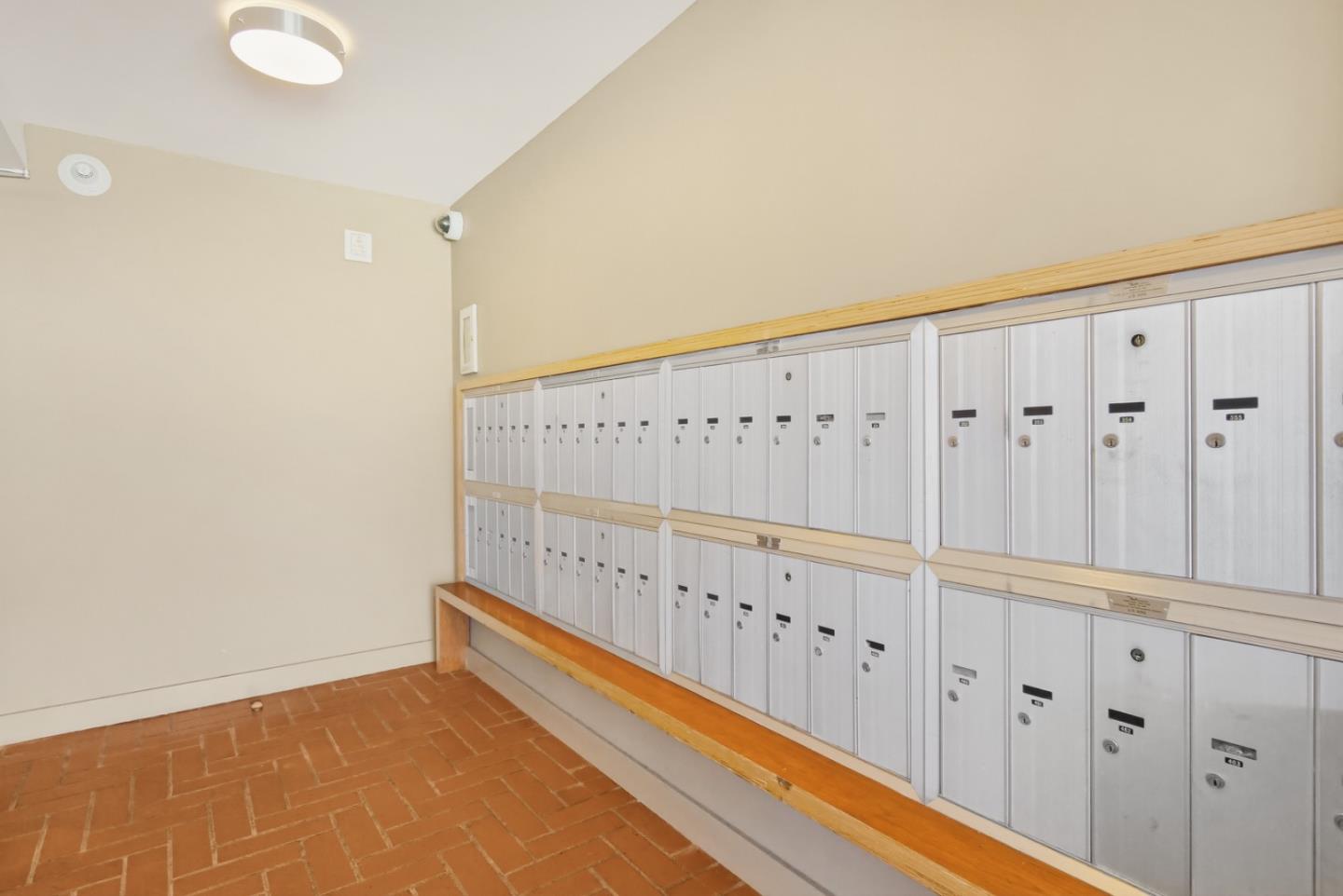 Detail Gallery Image 28 of 39 For 8 Commodore Dr #C457,  Emeryville,  CA 94608 - 1 Beds | 1 Baths