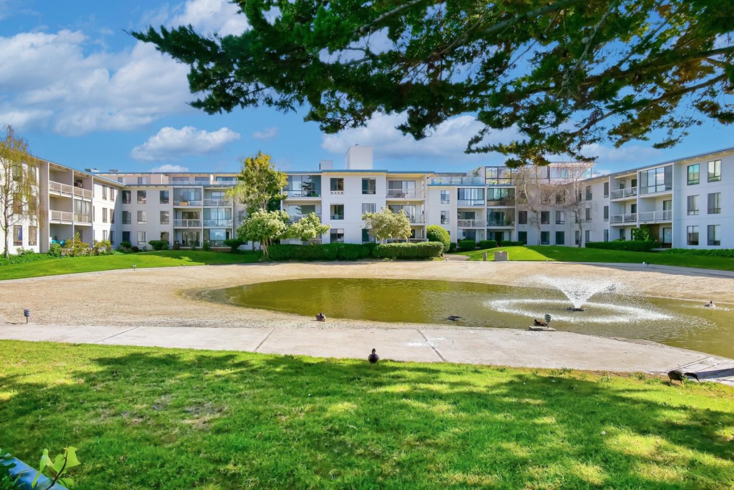 Detail Gallery Image 34 of 39 For 8 Commodore Dr #C457,  Emeryville,  CA 94608 - 1 Beds | 1 Baths