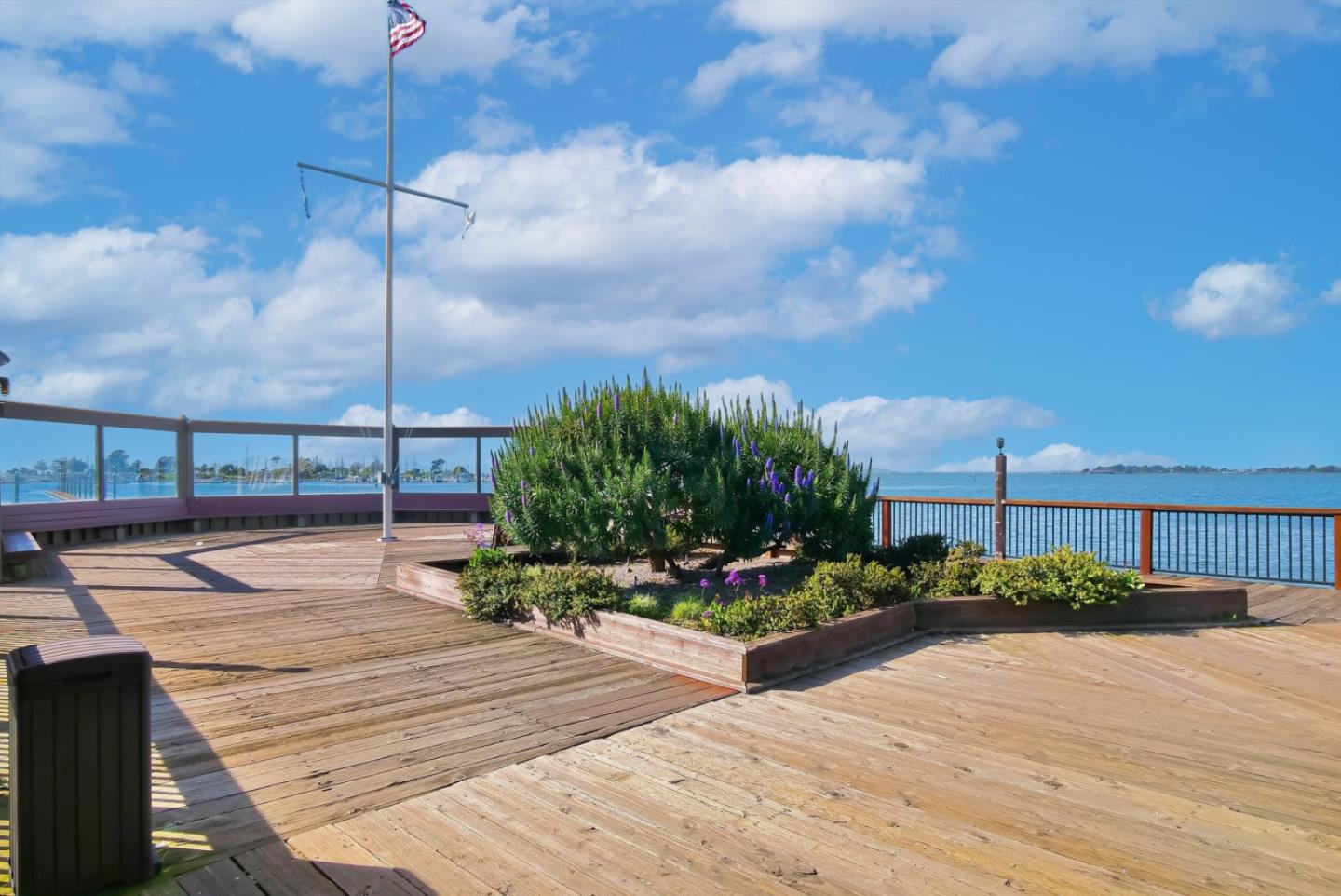 Detail Gallery Image 36 of 39 For 8 Commodore Dr #C457,  Emeryville,  CA 94608 - 1 Beds | 1 Baths