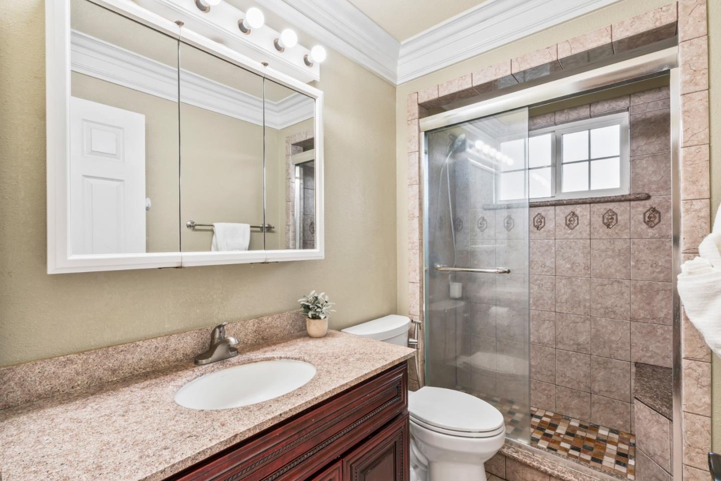 Detail Gallery Image 17 of 35 For 2456 Kenoga Dr, San Jose,  CA 95121 - 4 Beds | 2/1 Baths