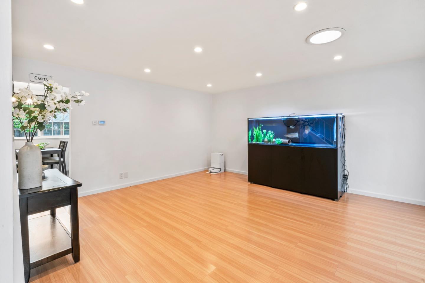 Detail Gallery Image 2 of 35 For 2456 Kenoga Dr, San Jose,  CA 95121 - 4 Beds | 2/1 Baths