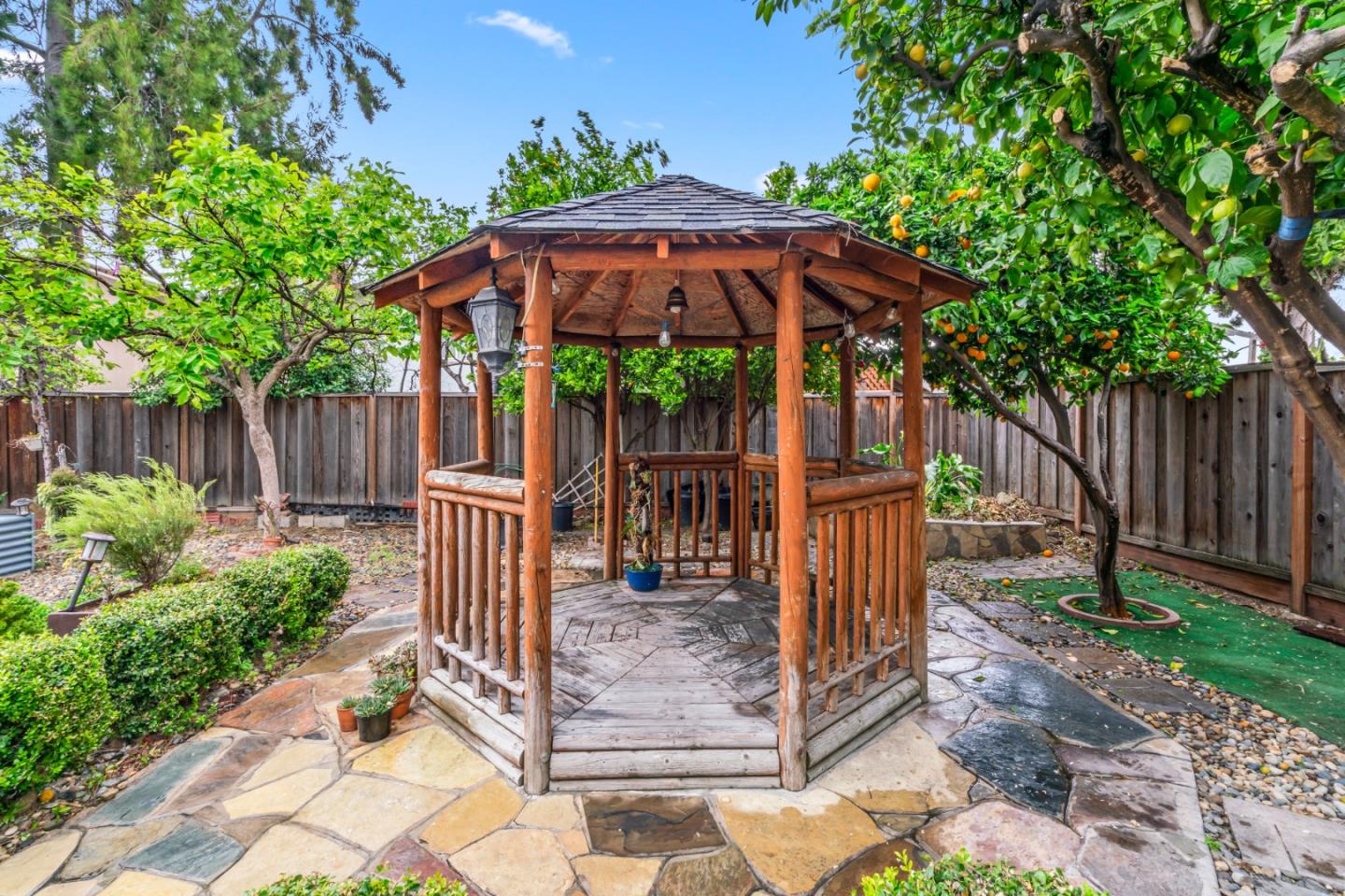 Detail Gallery Image 27 of 35 For 2456 Kenoga Dr, San Jose,  CA 95121 - 4 Beds | 2/1 Baths