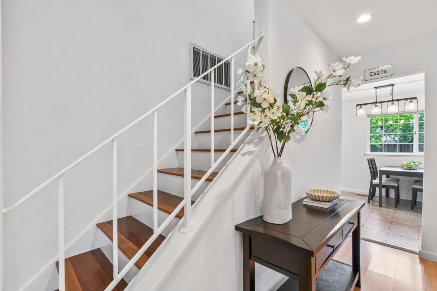 Detail Gallery Image 4 of 35 For 2456 Kenoga Dr, San Jose,  CA 95121 - 4 Beds | 2/1 Baths