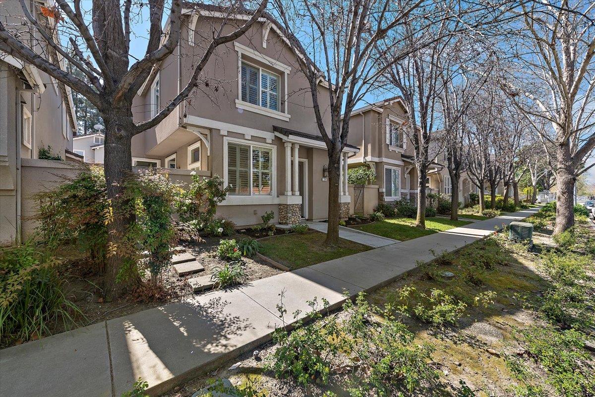 Front Image Thumbnail for ML82038462