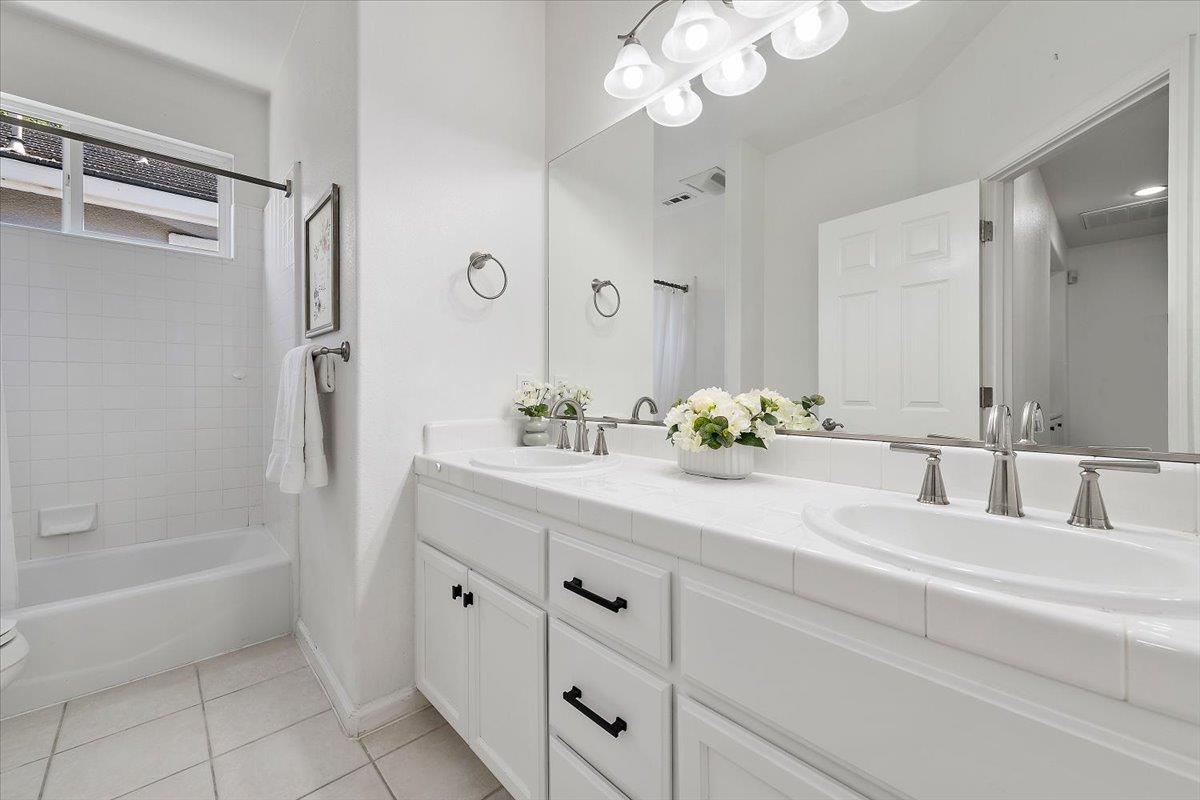 Detail Gallery Image 13 of 16 For 2380 Trade Zone Blvd, San Jose,  CA 95131 - 4 Beds | 2/1 Baths