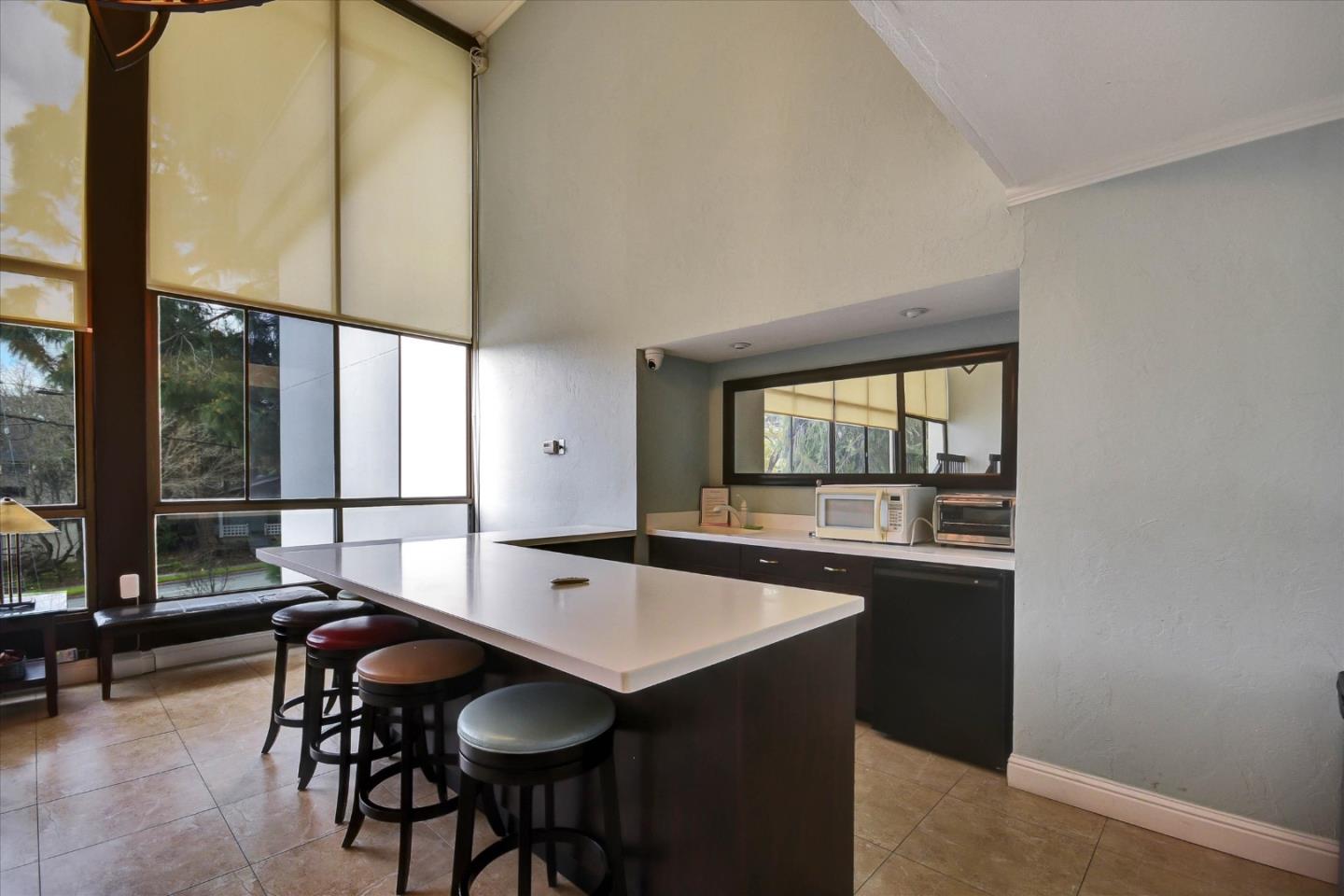 Detail Gallery Image 8 of 62 For 316 N El Camino Real #217,  San Mateo,  CA 94401 - 2 Beds | 2 Baths