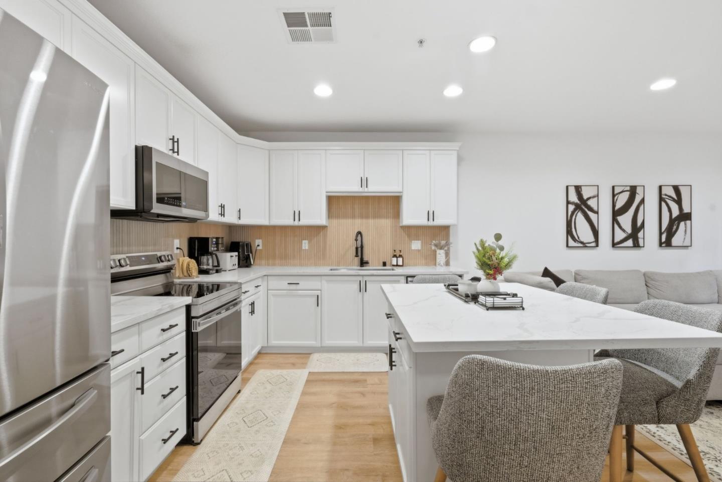 Detail Gallery Image 10 of 41 For 88 N Jackson Ave #211,  San Jose,  CA 95116 - 2 Beds | 2 Baths