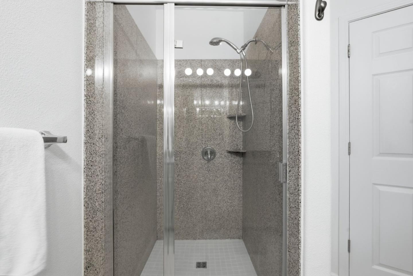 Detail Gallery Image 27 of 41 For 88 N Jackson Ave #211,  San Jose,  CA 95116 - 2 Beds | 2 Baths