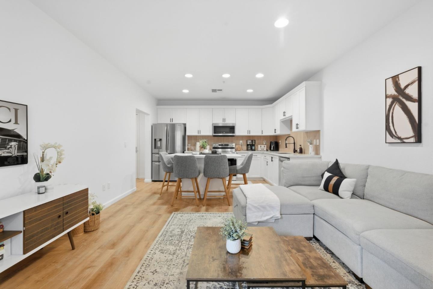 Detail Gallery Image 6 of 41 For 88 N Jackson Ave #211,  San Jose,  CA 95116 - 2 Beds | 2 Baths