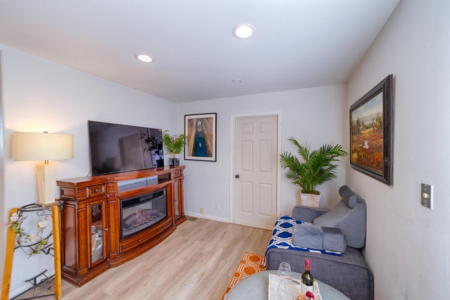 Detail Gallery Image 17 of 45 For 816 7th Ave, Oakland,  CA 94606 - 3 Beds | 2/1 Baths