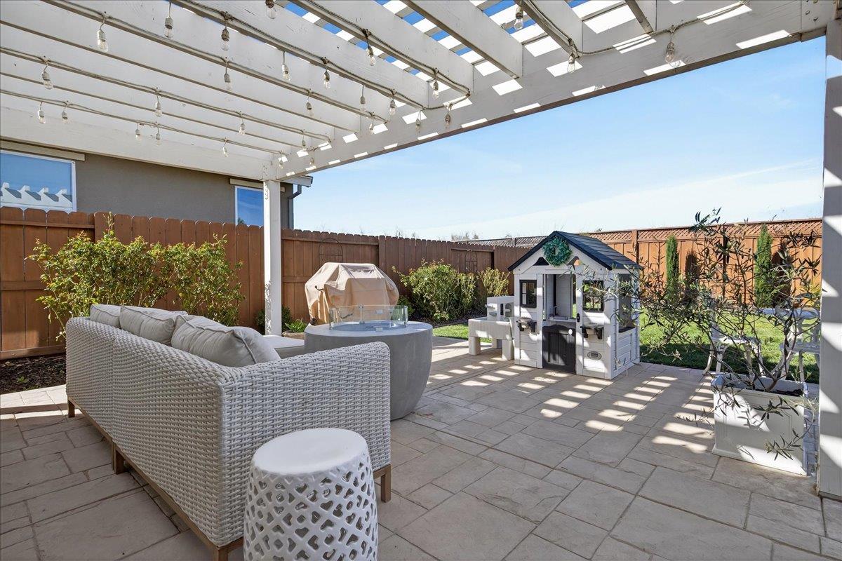 Detail Gallery Image 16 of 21 For 1120 Third St, San Juan Bautista,  CA 95045 - 3 Beds | 2 Baths