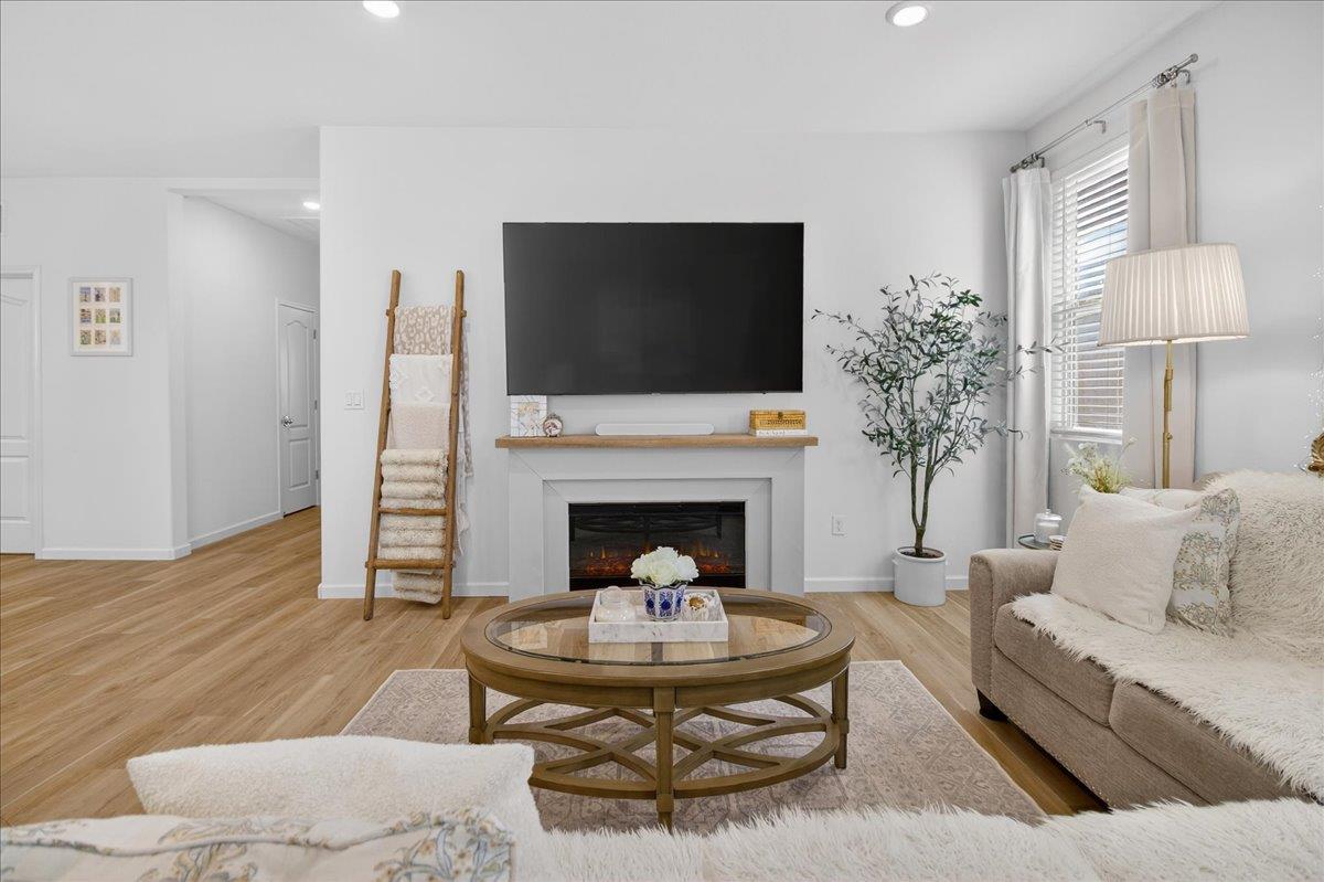 Detail Gallery Image 6 of 21 For 1120 Third St, San Juan Bautista,  CA 95045 - 3 Beds | 2 Baths