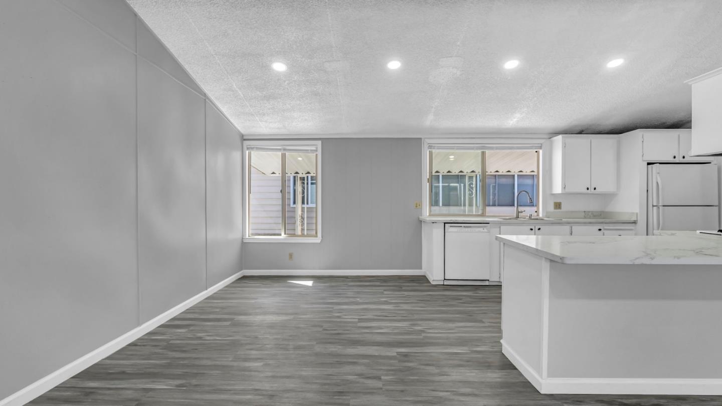 Detail Gallery Image 10 of 35 For 353 Mill Pond #353,  San Jose,  CA 95125 - 2 Beds | 2 Baths