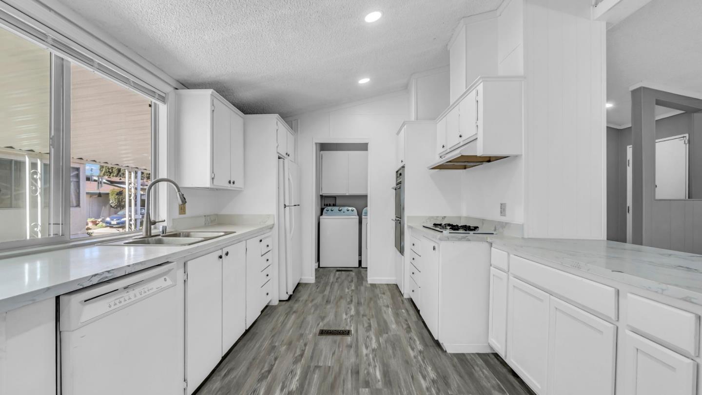 Detail Gallery Image 14 of 35 For 353 Mill Pond #353,  San Jose,  CA 95125 - 2 Beds | 2 Baths